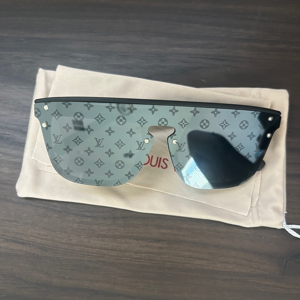 Louis Vuitton Black Sunglasses